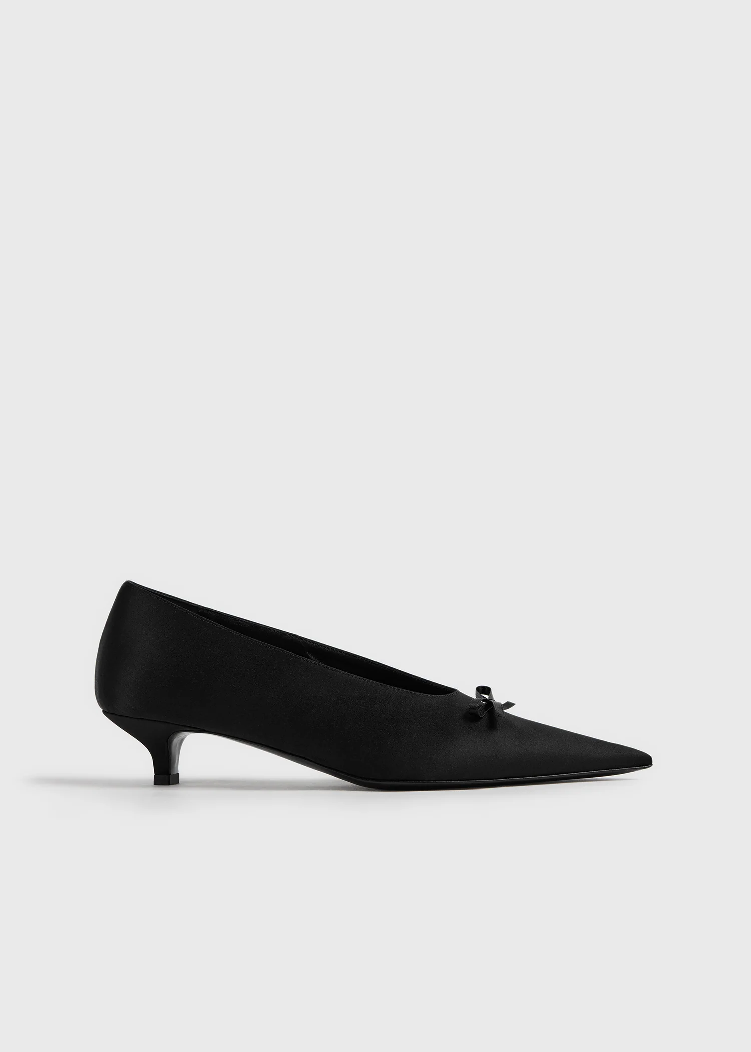 Bow satin kitten pumps black